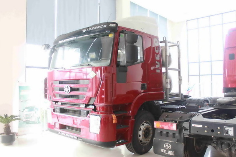 上汽红岩 杰狮重卡 350马力 6X4 LNG 国五 牵引车(CQ4256HTG384T)