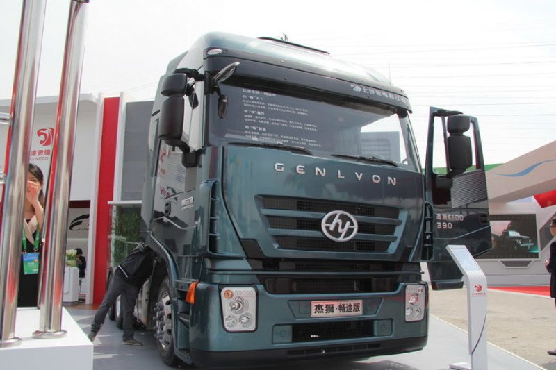 上汽红岩 杰狮C100重卡 畅途版 390马力 6X4 国四 牵引车(CQ4255HTG334)