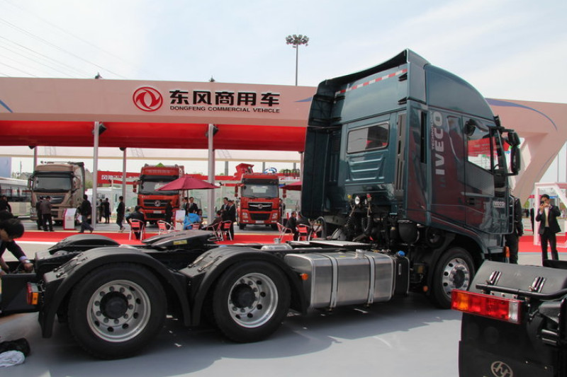 上汽红岩 杰狮C100重卡 畅途版 390马力 6X4 国四 牵引车(CQ4255HTG334)