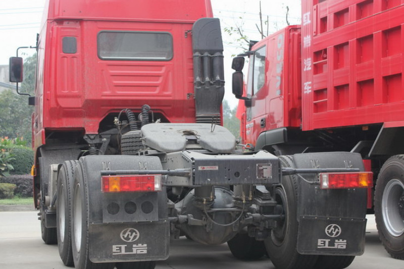上汽红岩 杰狮M100 380马力 6X4 国四 牵引车(上柴)(CQ4255HTG334)