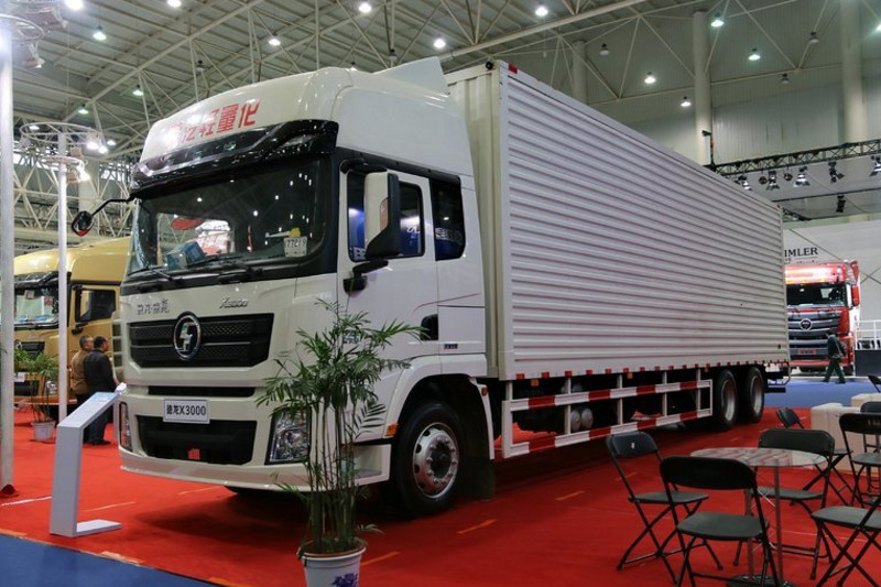 陕汽重卡 德龙X3000 270马力 6X2 9.6米 国五厢式载货车(SX5200XXYXA)