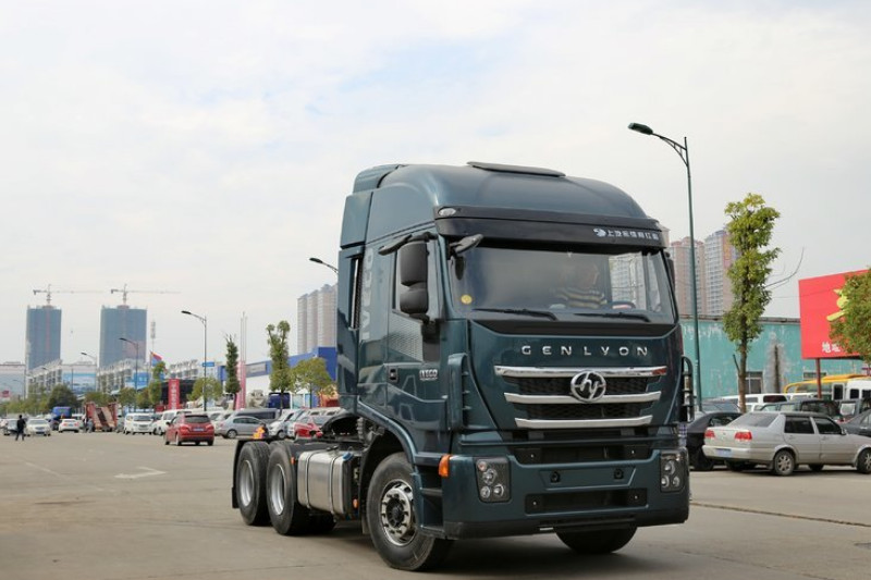 上汽红岩 杰狮C100重卡 480马力 6X4 国四 牵引车(蓝)(CQ4255HXG334HH)