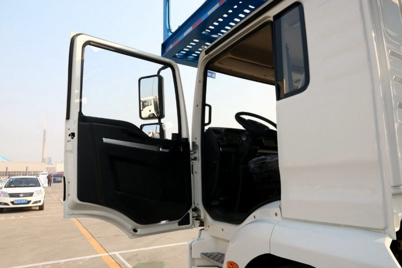 陕汽重卡 德龙新M3000 300马力 4x2 国五中置轴轿运车(SX5188TCLMN701)