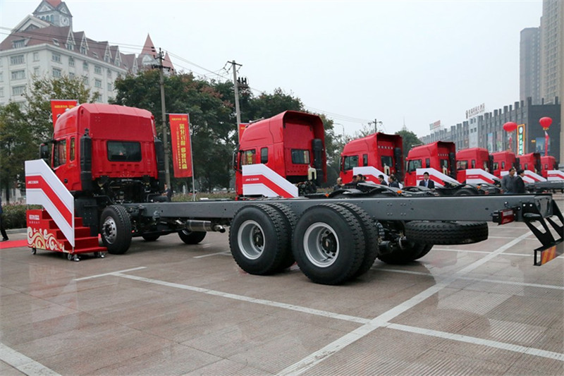 江淮 格尔发K3X重卡 270马力 8X4 9.5米 国四载货车(HFC1311P2K4H45F)
