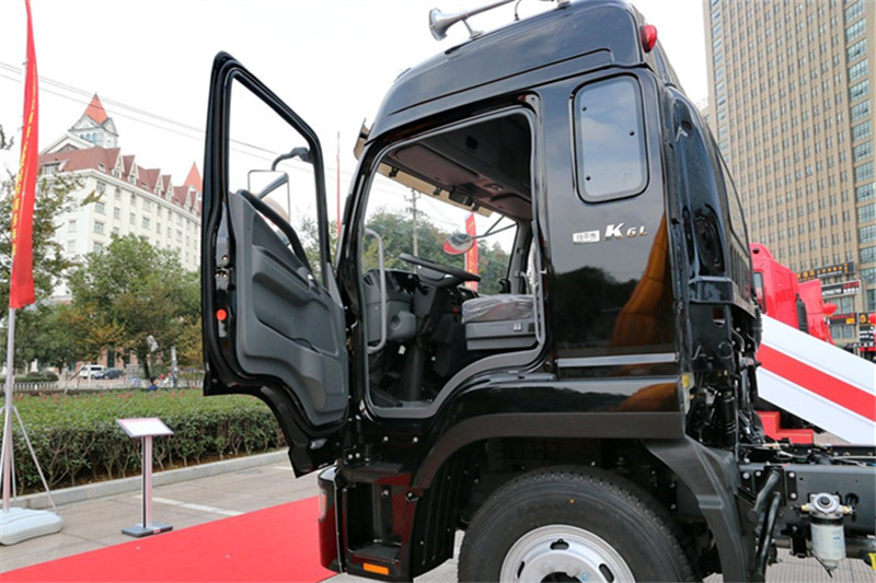江淮 格尔发K3W重卡 310马力 8X4 9.5米 国四载货车(HFC1311P2K4H45F)