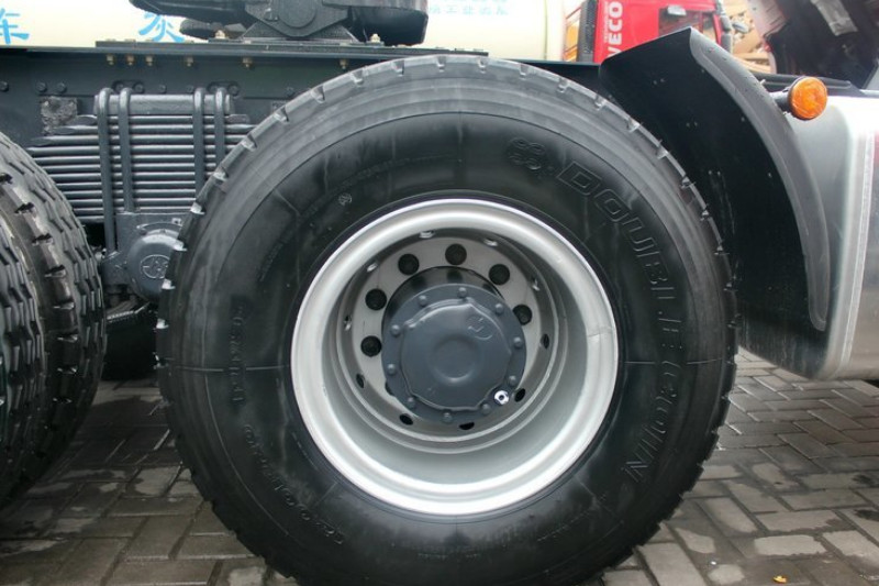 上汽红岩 杰狮重卡 430马力 6X4 国四 牵引车(CQ4255HXG334HH)
