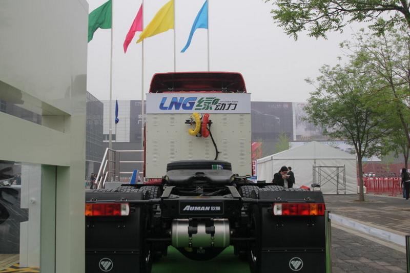 福田 欧曼ETX 6系重卡 380马力 6X4 国五LNG牵引车(双罐)(BJ4253SNFCB-AE)