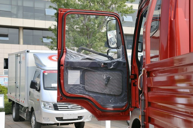 福田 瑞沃中卡 220马力 6X2 7.5米 国四 仓栅式载货车(BJ5255CCY-1)