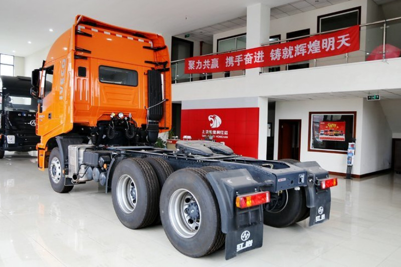 上汽红岩 杰狮C500重卡 430马力 6X4 国五 牵引车(CQ4256HXVG334C)