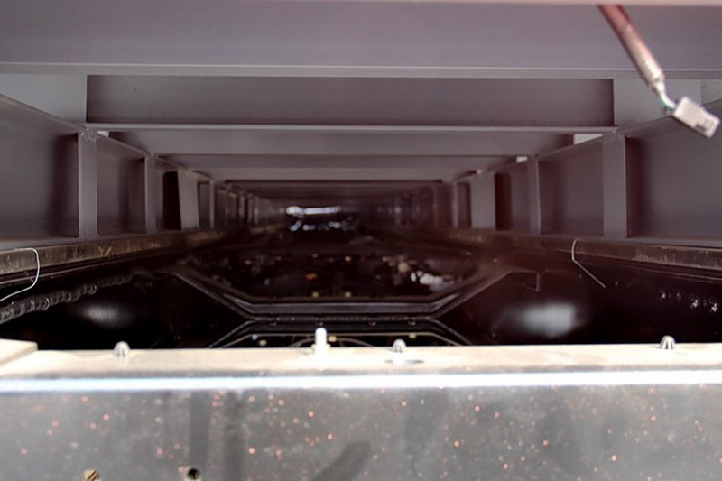 福田 瑞沃中卡 270马力 8X4 9.5米 国四 厢式载货车(BJ5315XXY-2)