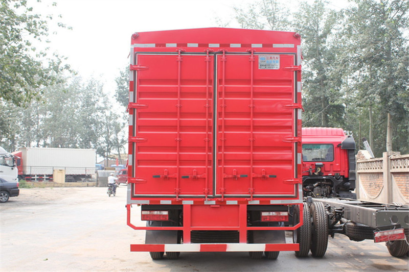 江淮 格尔发K3X重卡 240马力 6X2 9.5米 国五排半仓栅式载货车(HFC5251CCYP2K3D54S1V)