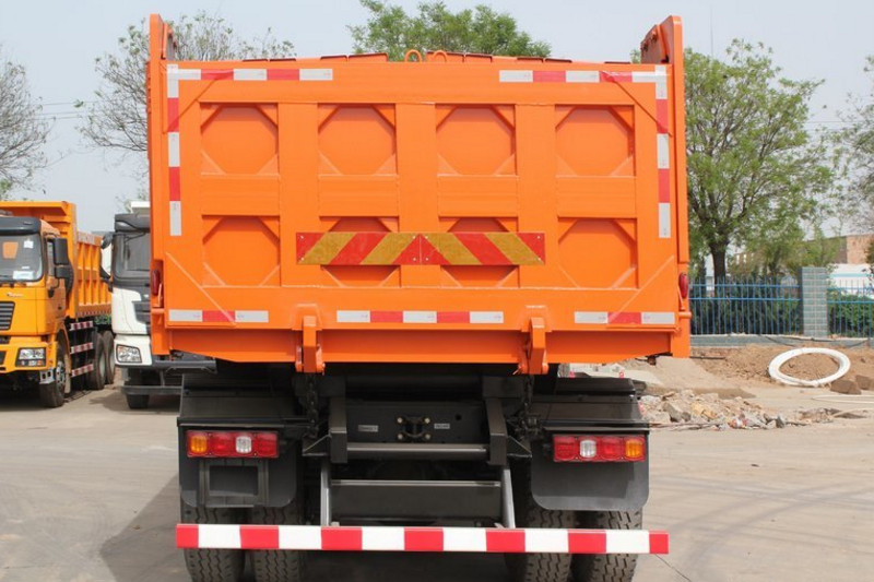 陕汽康明斯 德龙X3000 加强版 385马力 8X4 6.8米 国五自卸车(SX33106C3261)