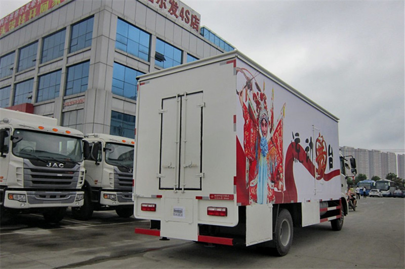 江淮 格尔发K3中卡 160马力 4X2 6.8米 国四排半舞台车(HYS5161XWTH4)