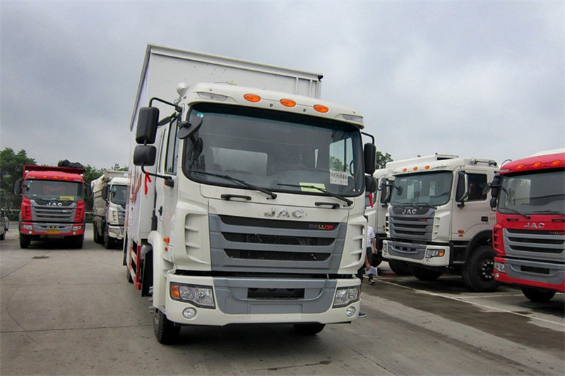 江淮 格尔发K3中卡 160马力 4X2 6.8米 国四排半舞台车(HYS5161XWTH4)