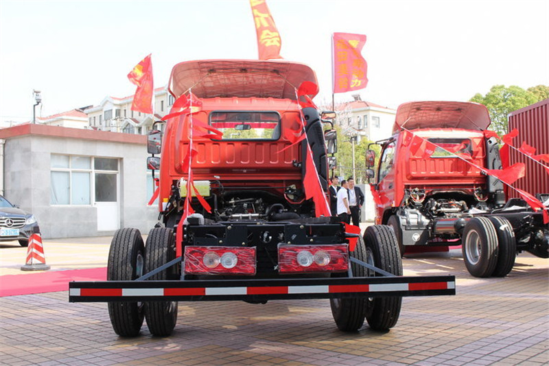 福田 奥铃CTX 118马力 3360轴距 4X2 国五单排轻卡底盘(BJ1049V9JEA-FE)