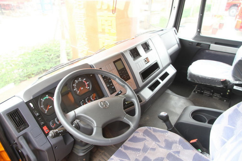 陕汽康明斯 德龙F3000 加强版 385马力 6X4 国四自卸车底盘(SX3256DT404)