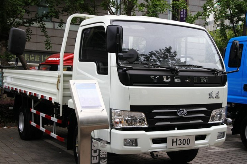跃进 帅虎H300-33 113马力 3.8米 国四 排半栏板轻卡(NJ1041HFCMZ)