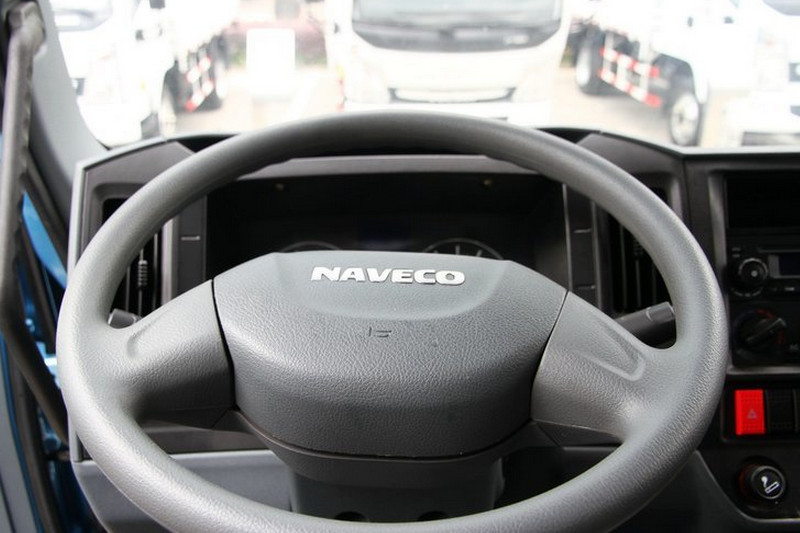 跃进 帅虎H500-51中卡 160马力 4X2 6.7米 国四 排半栏板载货车(NJ1150DDPW4)