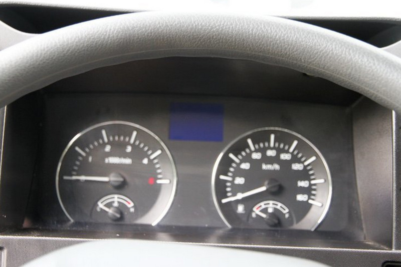 跃进 帅虎H500-51中卡 160马力 4X2 6.7米 国四 排半栏板载货车(NJ1150DDPW4)