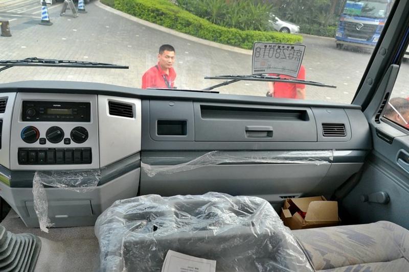 福田 欧曼etx 5系重卡 280马力 4x2 国五lng牵引车(bj4182slfka-xa)