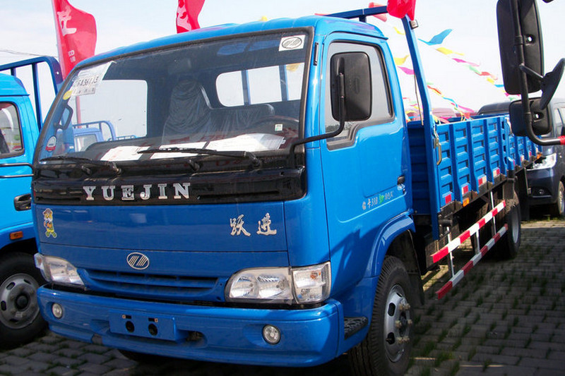 跃进 帅虎H500-47中卡 160马力 4X2 6.2米 国四 排半栏板载货车(NJ1150DDPW4)