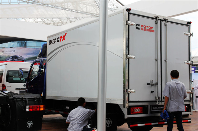 福田 奥铃CTX 143马力 3.7米 4X2 国四排半厢式轻卡(BJ5049V8CEA-FE)