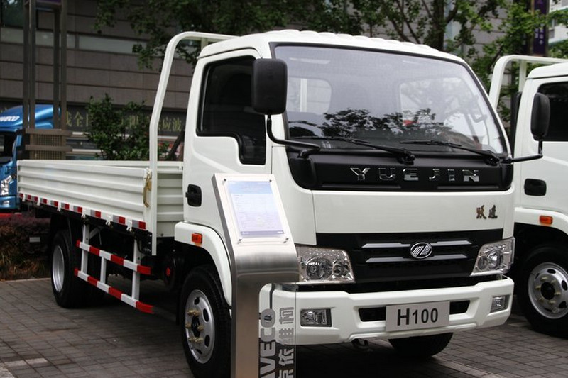 跃进 H300-33 113马力 4.2米 国四 单排栏板轻卡(NJ1040DCFT5)