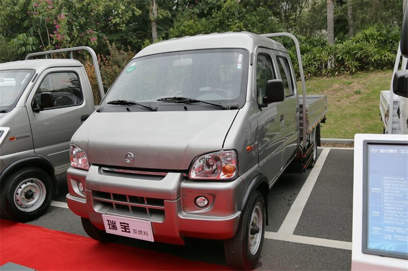 四川现代 瑞宝 1.2L 87马力 汽油/CNG 2.6米 国五双排栏板微卡