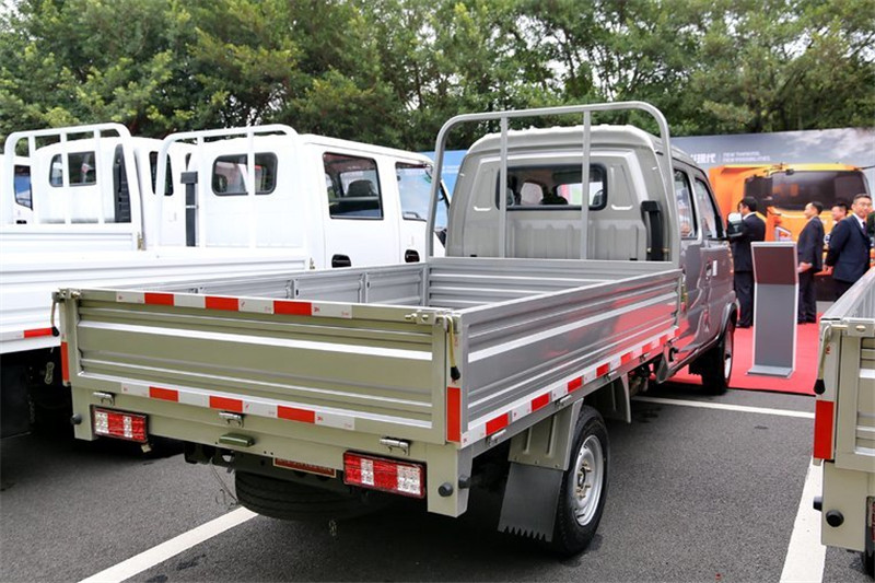 四川现代 瑞宝 1.2L 87马力 汽油/CNG 2.6米 国五双排栏板微卡