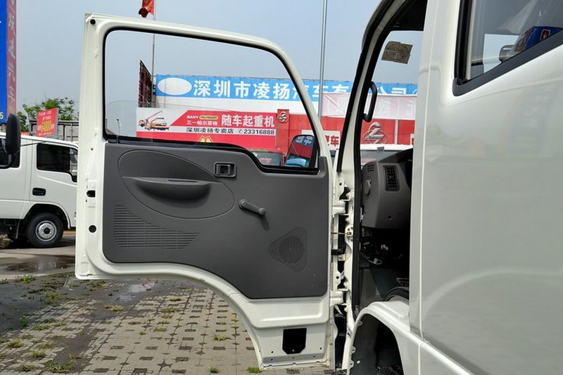 跃进 小福星S50 1.3L 87马力 汽油/CNG 2.4米 国五 双排栏板微卡(NJ1032PBMBNS1)