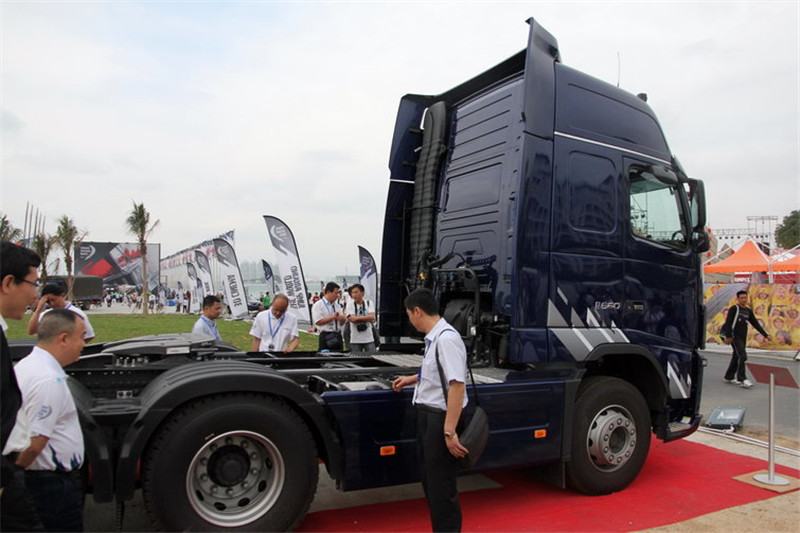 沃尔沃 FH16重卡 540马力 6X4 国四牵引车(FH16 540 64T)