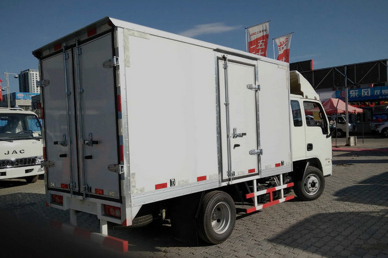 跃进 小福星S50Q 1.3L 87马力 汽油 2.6米 国五 双排仓栅式微卡(NJ5032CCYPBGBNS)