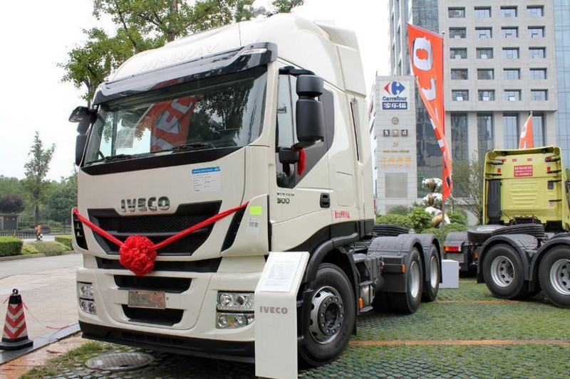 依维柯 Stralis Hi-Way重卡 500马力 6X2R 国四牵引车