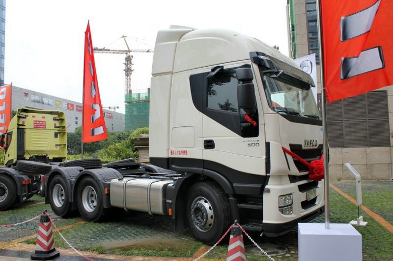 依维柯 Stralis Hi-Way重卡 500马力 6X2R 国四牵引车