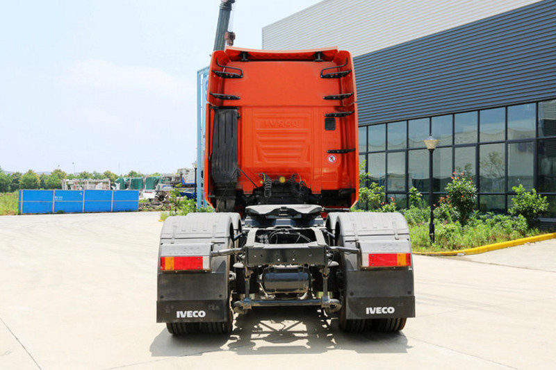 依维柯 New Stralis Hi-Way重卡 500马力 6X2 国四牵引车(440S50T)