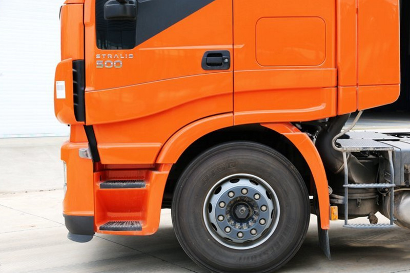 依维柯 New Stralis Hi-Way重卡 500马力 6X2 国四牵引车(440S50T)