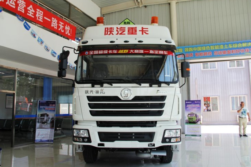 陕汽重卡 德龙F3000 380马力 6X4 国四LNG牵引车(SX4258NT384TL)