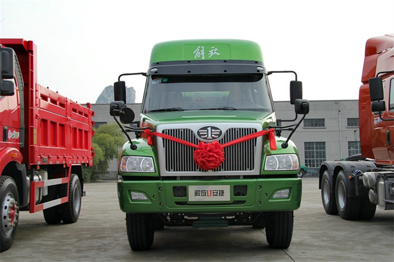 一汽解放柳特 新安捷(L5R)重卡 290马力 6X2 国五LNG牵引车(CA4252N2E5R5T3A90)