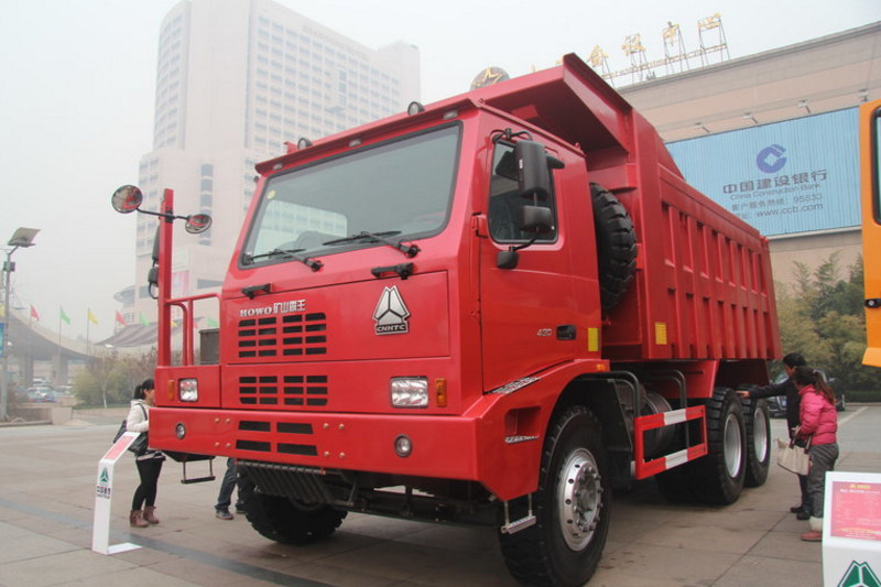 中国重汽 HOWO 430马力 6X4 国三宽体矿用自卸车