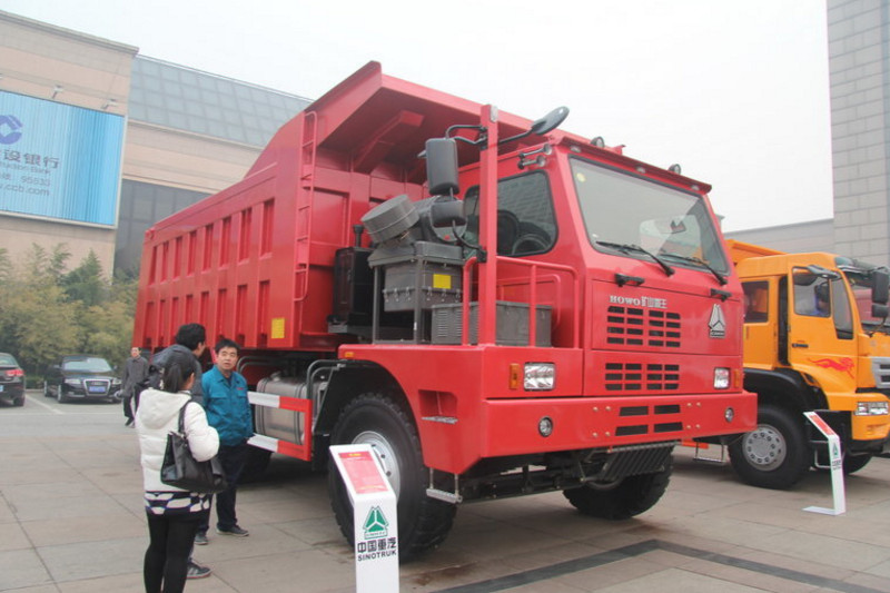中国重汽 HOWO 430马力 6X4 国三宽体矿用自卸车