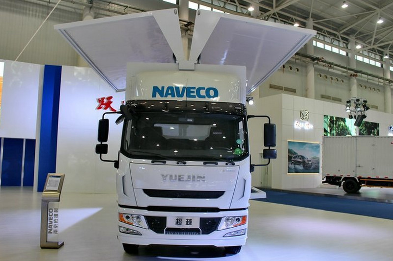 跃进 超越C500中卡 168马力 4X2 7.1米 国四 翼式载货车(NJ5161XXYZQDDWZ)