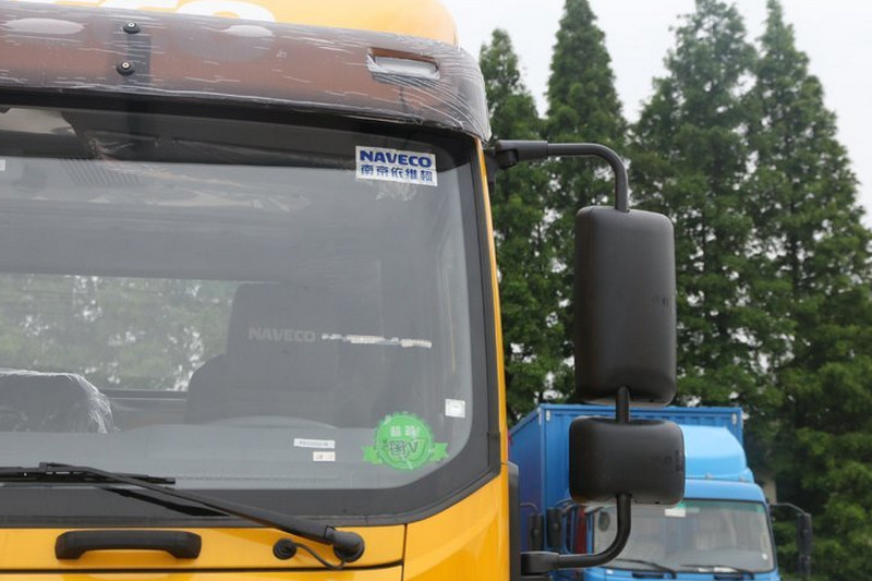 跃进 超越C500-38 140马力 3800轴距 国五 冷藏车底盘(NJ1082ZHDCWZ)