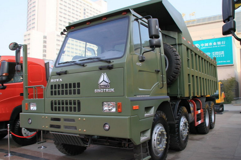 中国重汽 HOVA 420马力 8X4 国二宽体矿用自卸车