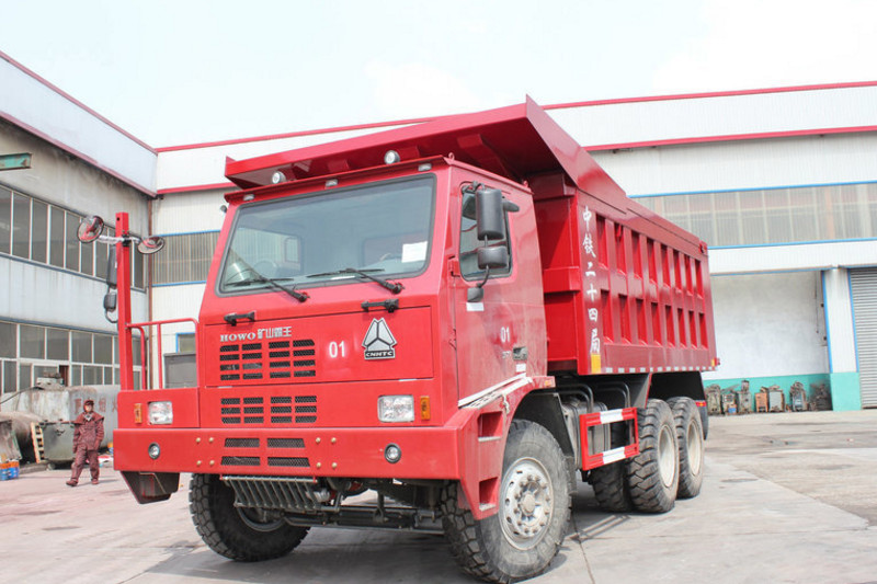 中国重汽 HOWO 370马力 6X4 国二宽体矿用自卸车