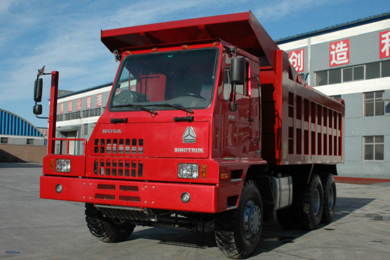 中国重汽 威泺 336马力 6X4 国三宽体矿用自卸车