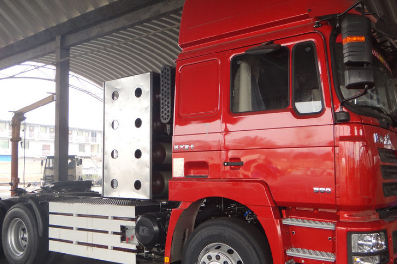 陕汽重卡 德龙F3000 380马力 6X4 国四LNG牵引车(SX4256NT384T)