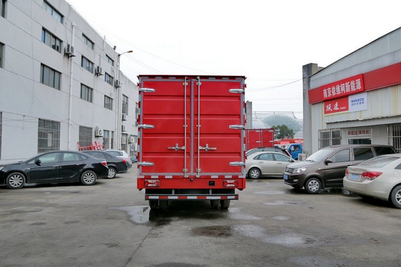 跃进 超越C500-33 141马力 4米 国四 单排厢式轻卡(宽体)(NJ5041XXYZFDCWZ)