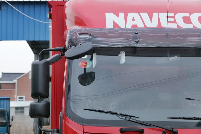 跃进 超越C500-33 141马力 4米 国四 单排厢式轻卡(宽体)(NJ5041XXYZFDCWZ)