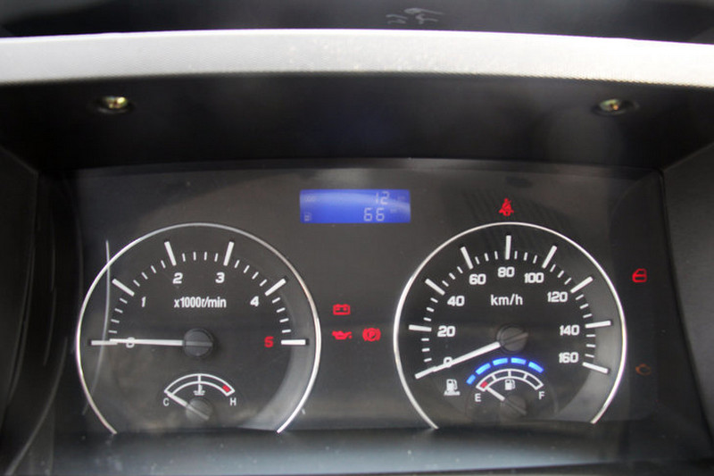 跃进 超越C500-52 180马力 7.1米 国五 单排栏板载货车(NJ1162ZQDDWZ)