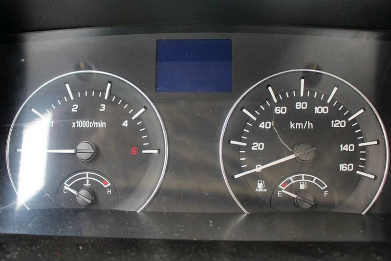 跃进 超越C500 180马力 6.2米 国五 排半栏板载货车(NJ1162ZNDDWZ)